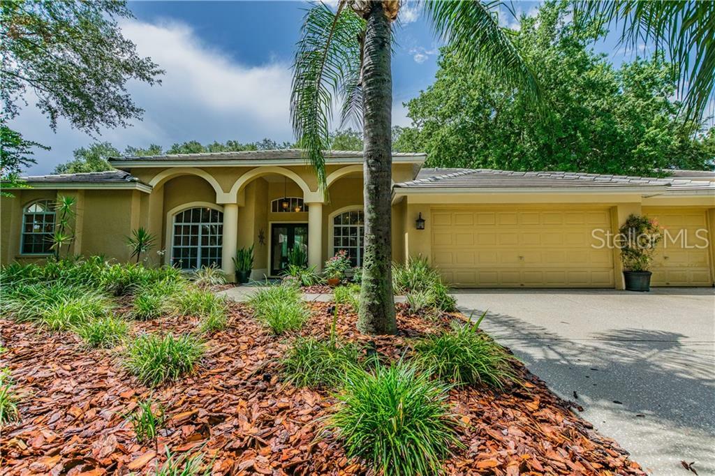 Property Photo:  9304 Wellington Park Circle  FL 33647 