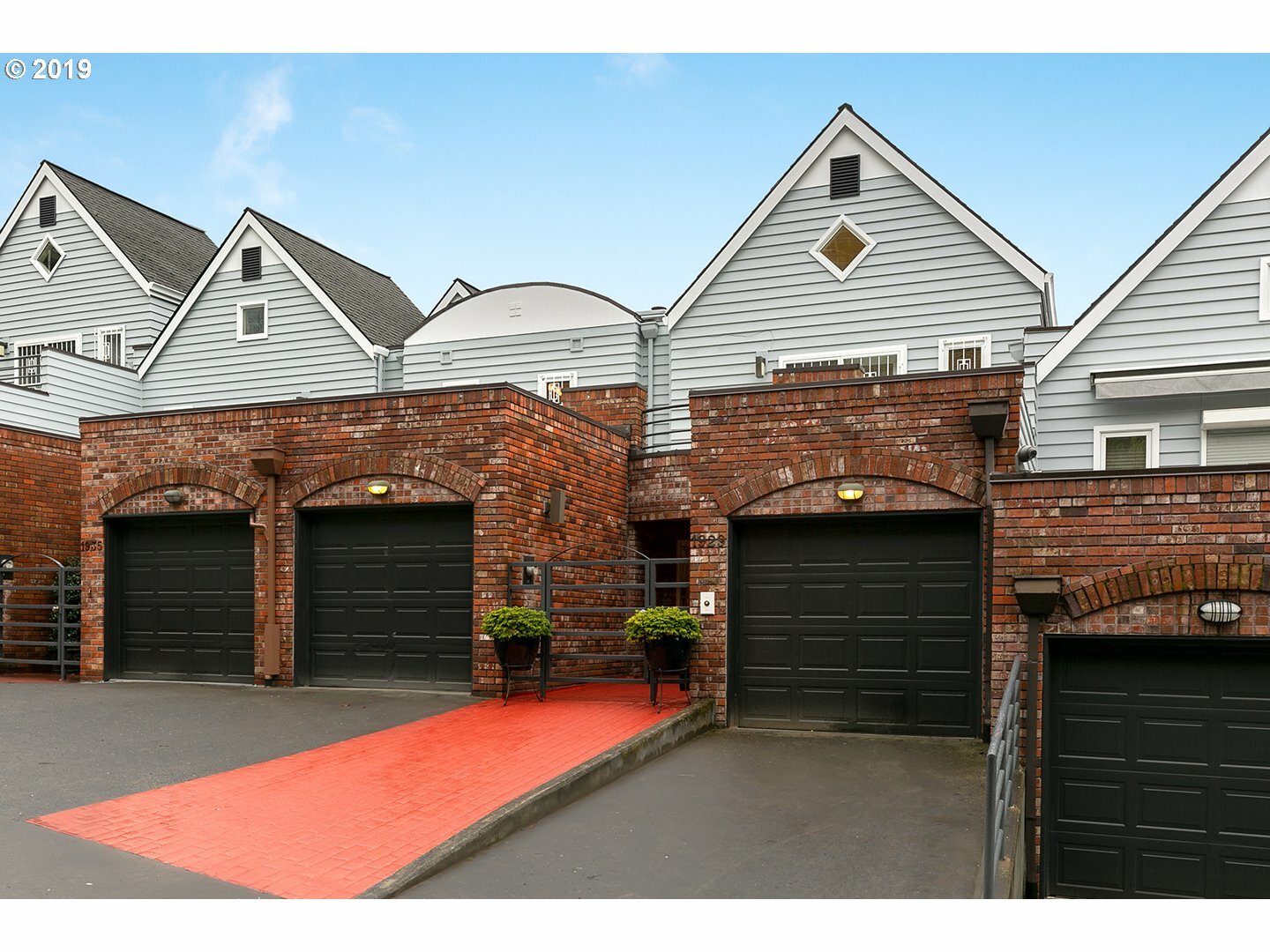 Property Photo: 1929 SW Market Street Dr OR 97201