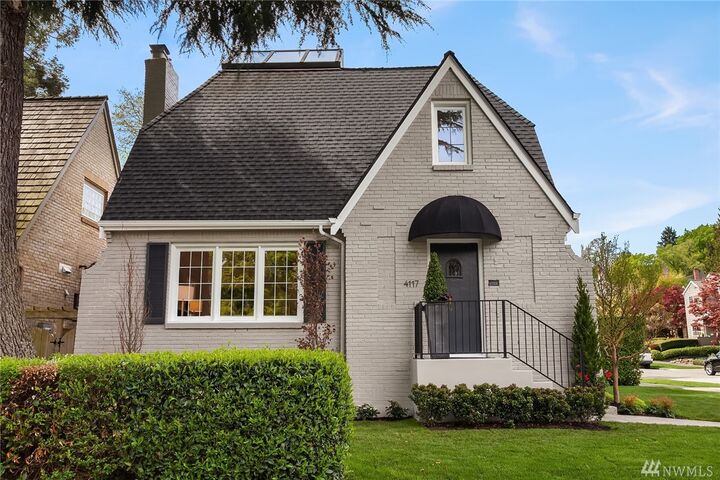 4117 50th Ave NE  Seattle WA 98105 photo