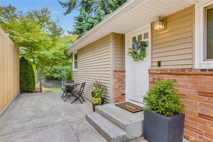 Property Photo: 3608 SW Thistle St WA 98126