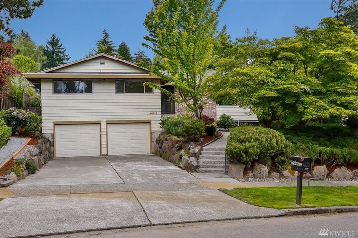 10011 41st Ave NE  Seattle WA 98125 photo