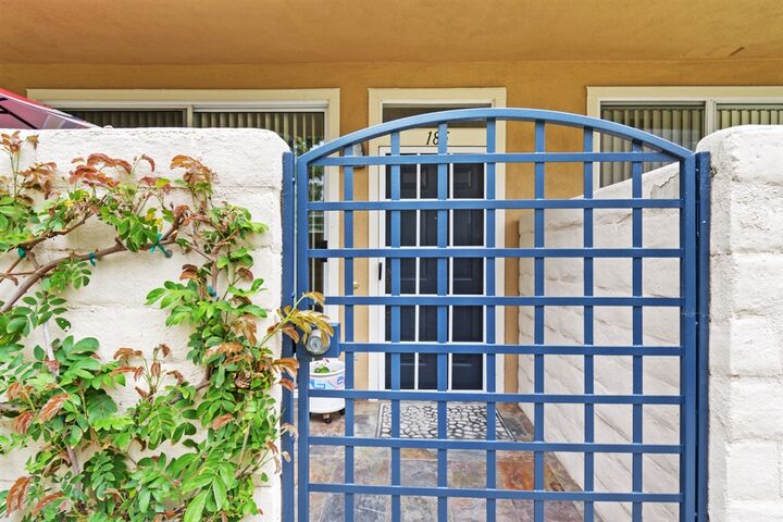 Property Photo: 4180 Via Candidiz 185 CA 92130