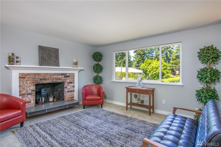 Property Photo: 18919 68th Ave W WA 98036
