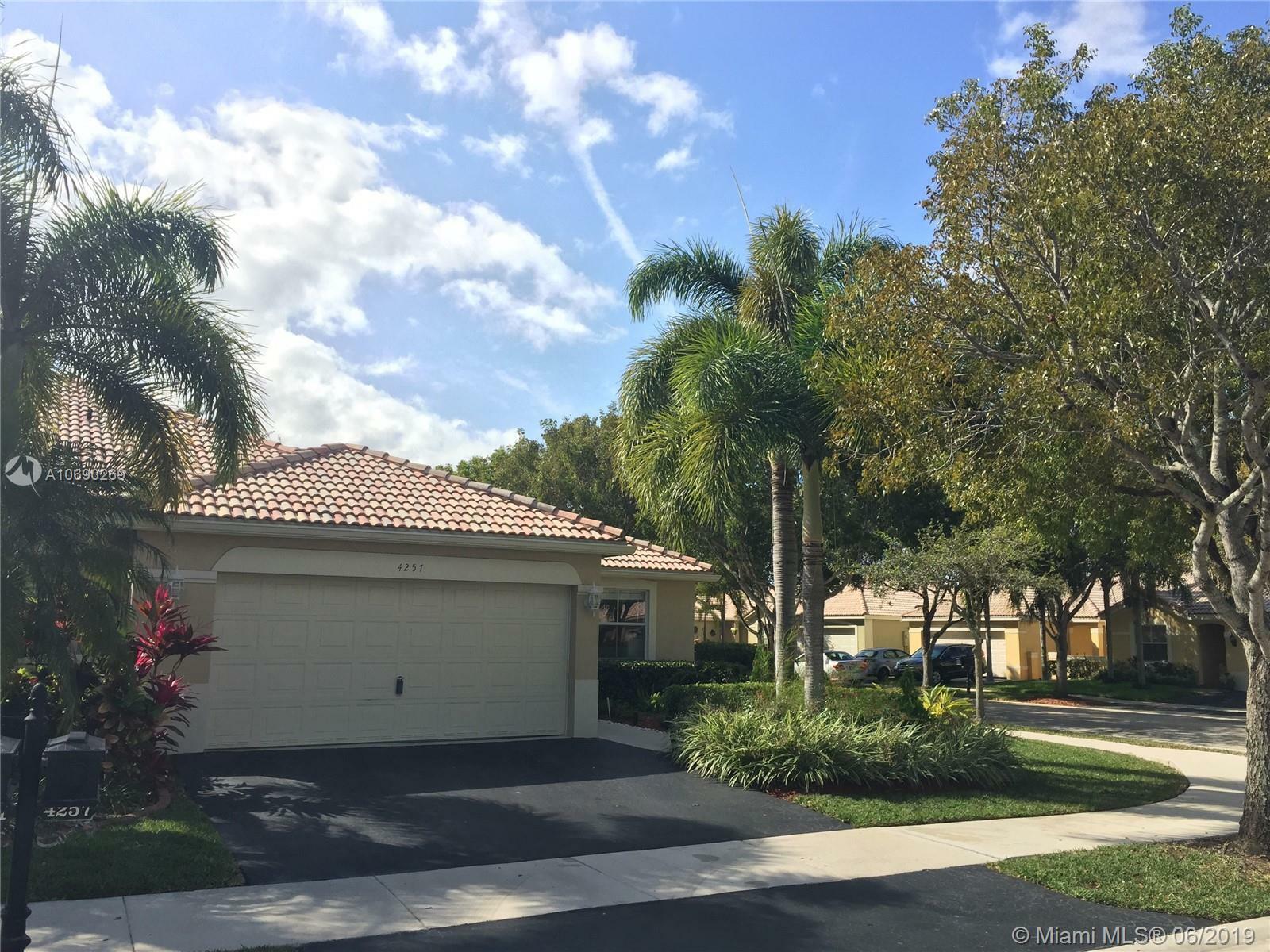 Property Photo: 4257 Pine Ridge Ct FL 33331