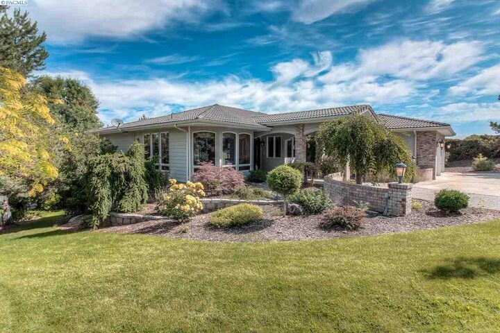 420 Columbia Ave  Sunnyside WA 98944 photo