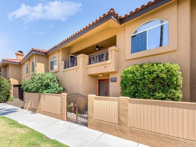 Property Photo:  726 S Elvira Avenue B  CA 90277 