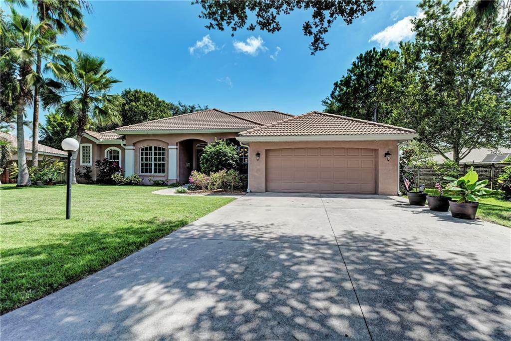 Property Photo:  5619 Oak Grove Court  FL 34233 