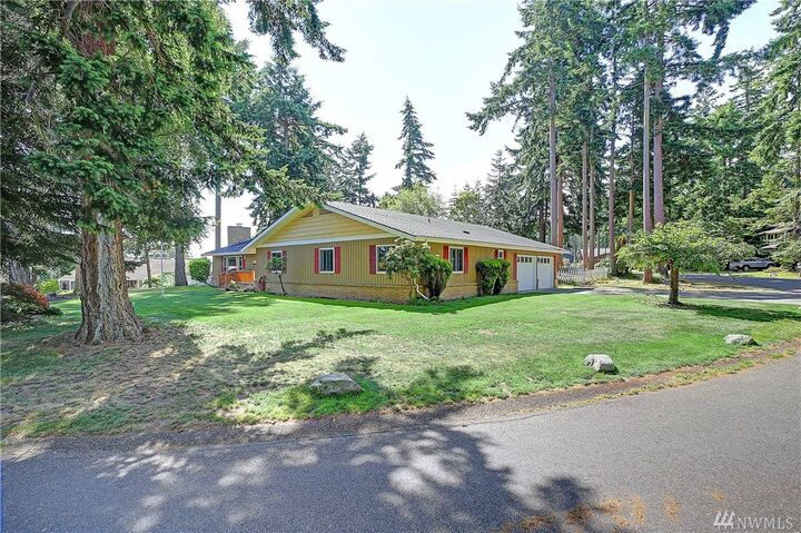Property Photo:  1584 Links Wy  WA 98277 