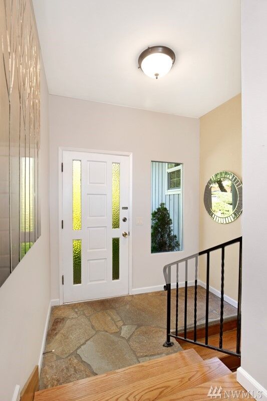 Property Photo:  910 Brookmere St  WA 98020 