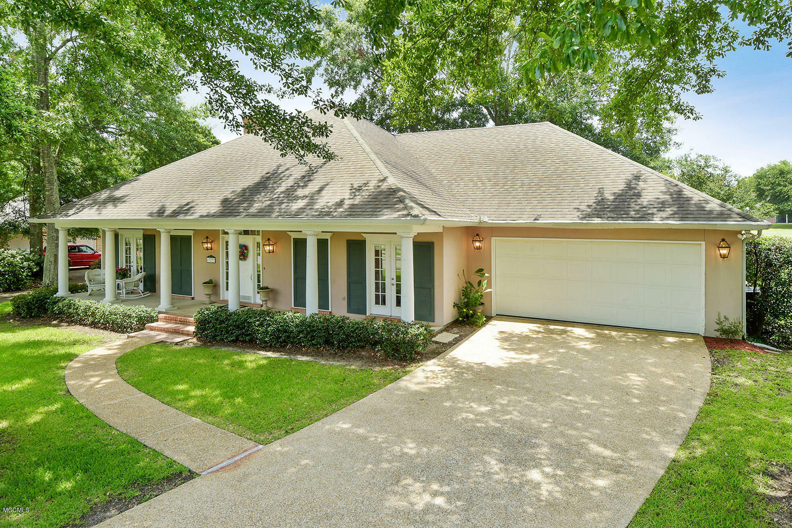 Property Photo:  69237 E Diamondhead Drive  MS 39525 