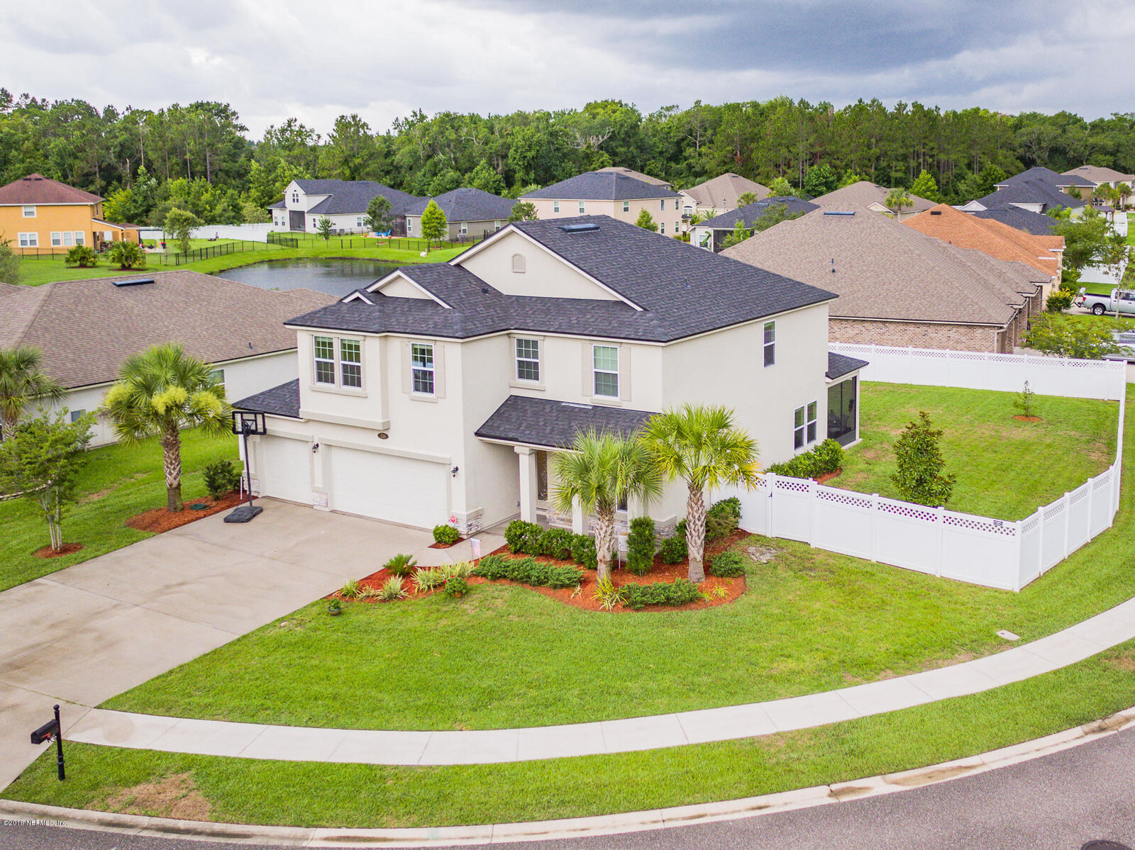 Property Photo:  520 E Kings College Drive  FL 32259 