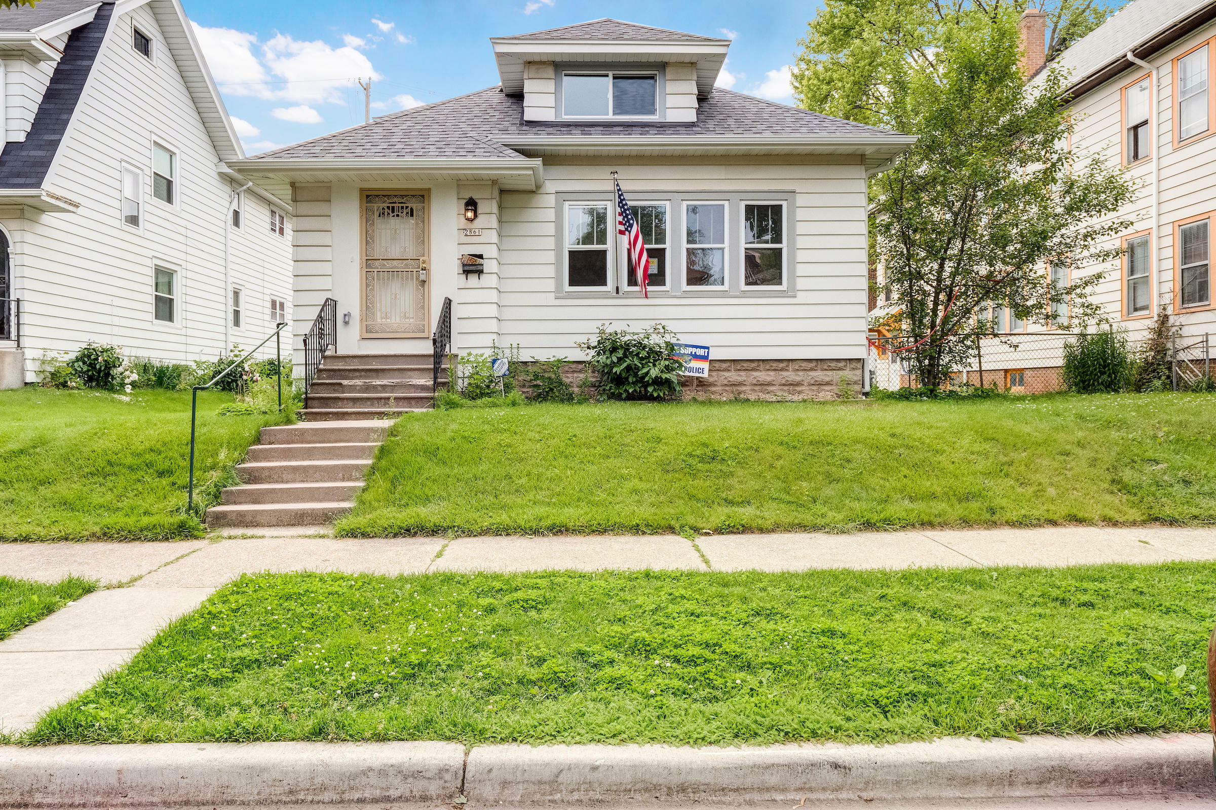 Property Photo:  2861 N 52nd St  WI 53210 