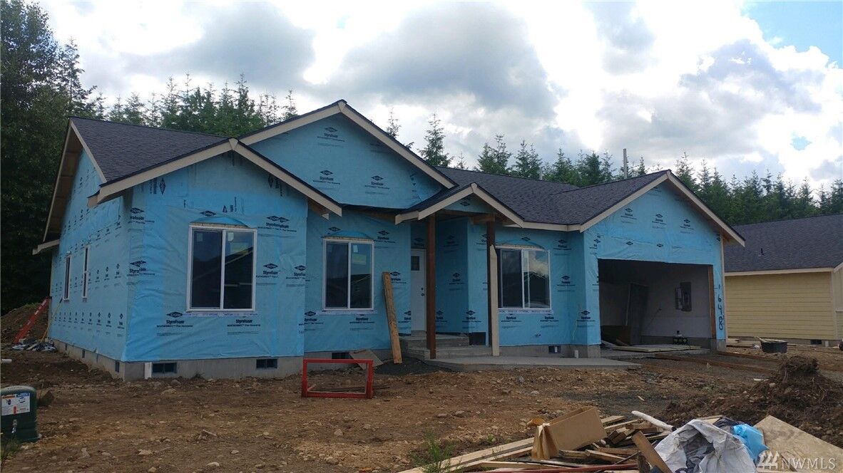 Property Photo:  1648 N 4th St  WA 98557 