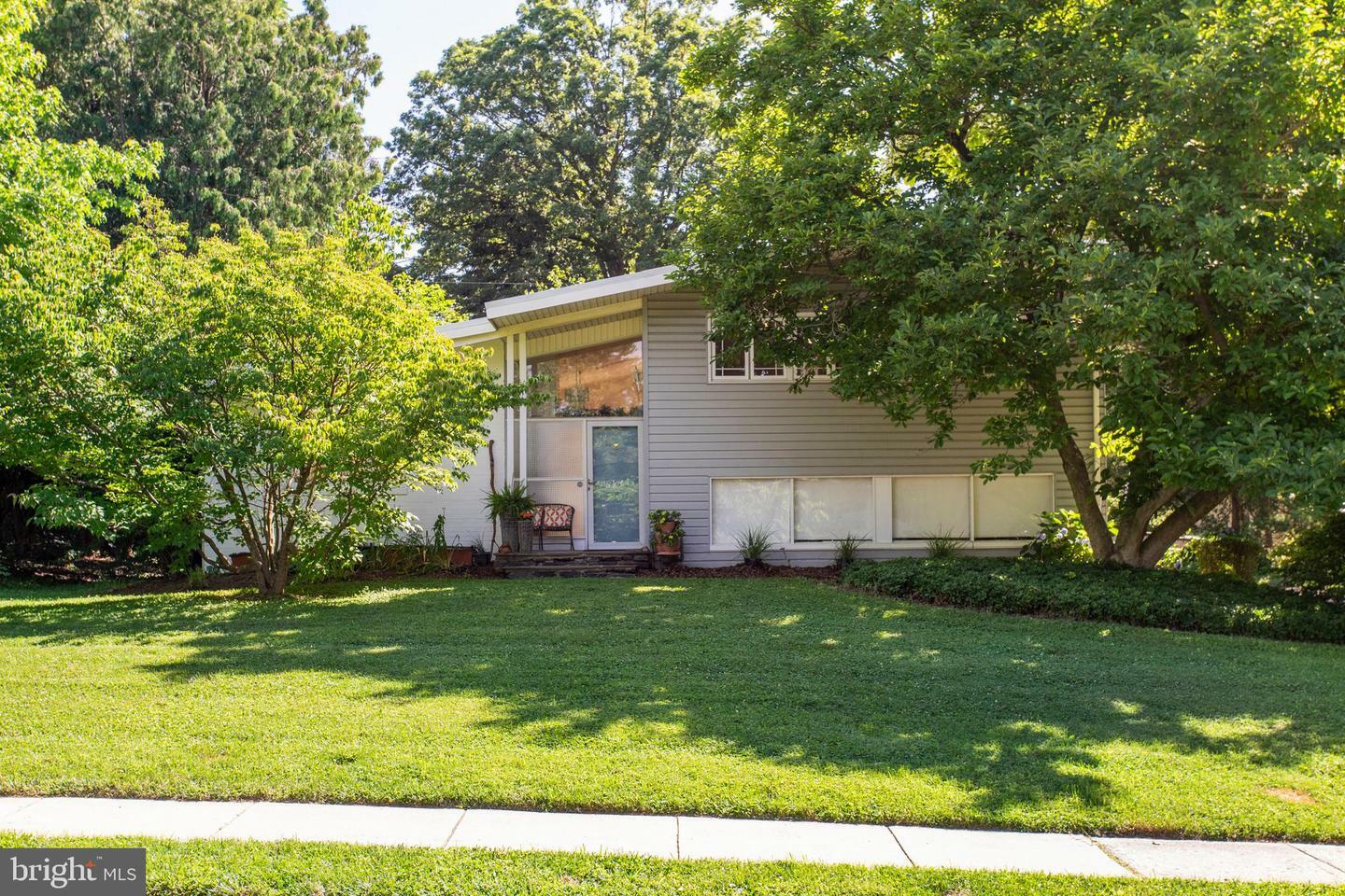 Property Photo: 1008 Fraser Road PA 19038