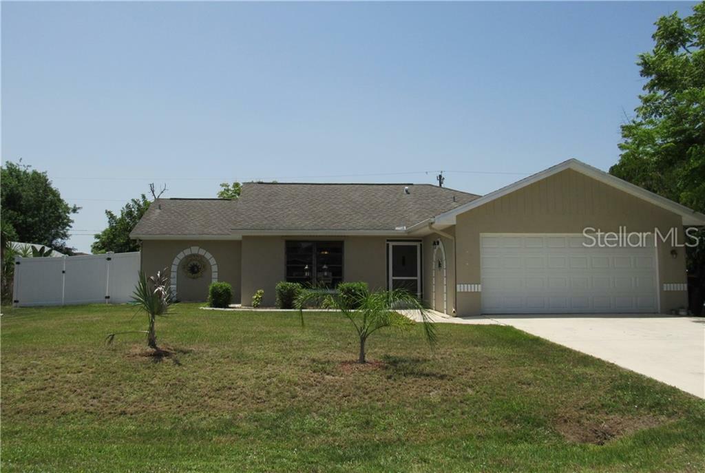 Property Photo:  830 Fairfax Terrace NW  FL 33948 