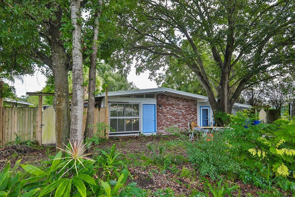 Property Photo:  2511 W Jean Street  FL 33614 