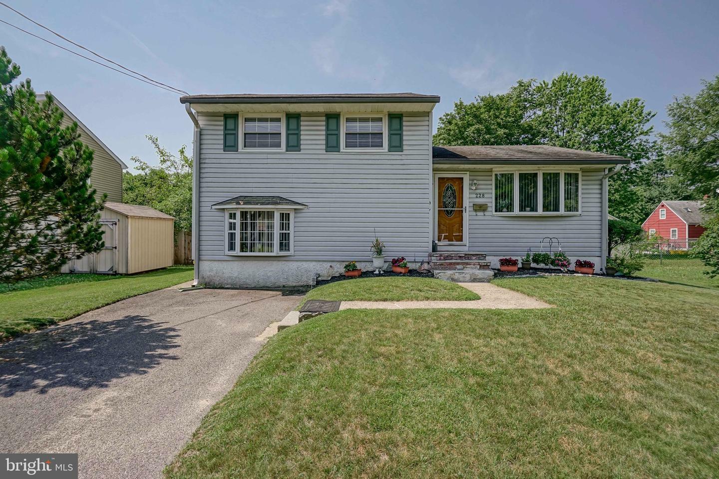 Property Photo:  228 Aman Avenue  NJ 08021 