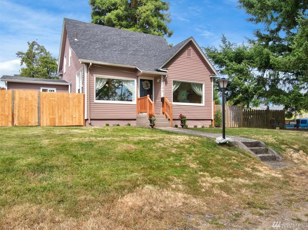 Property Photo:  2220 N Cheyenne St.  WA 98406 