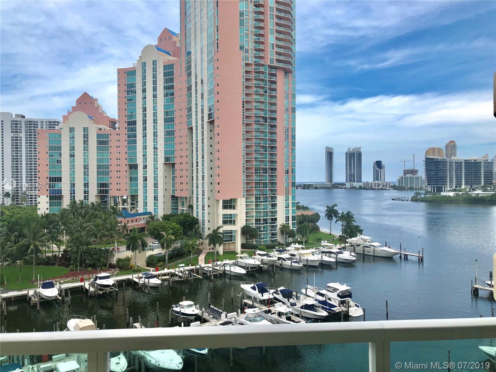 Property Photo: 3340 NE 190th St 906 FL 33180