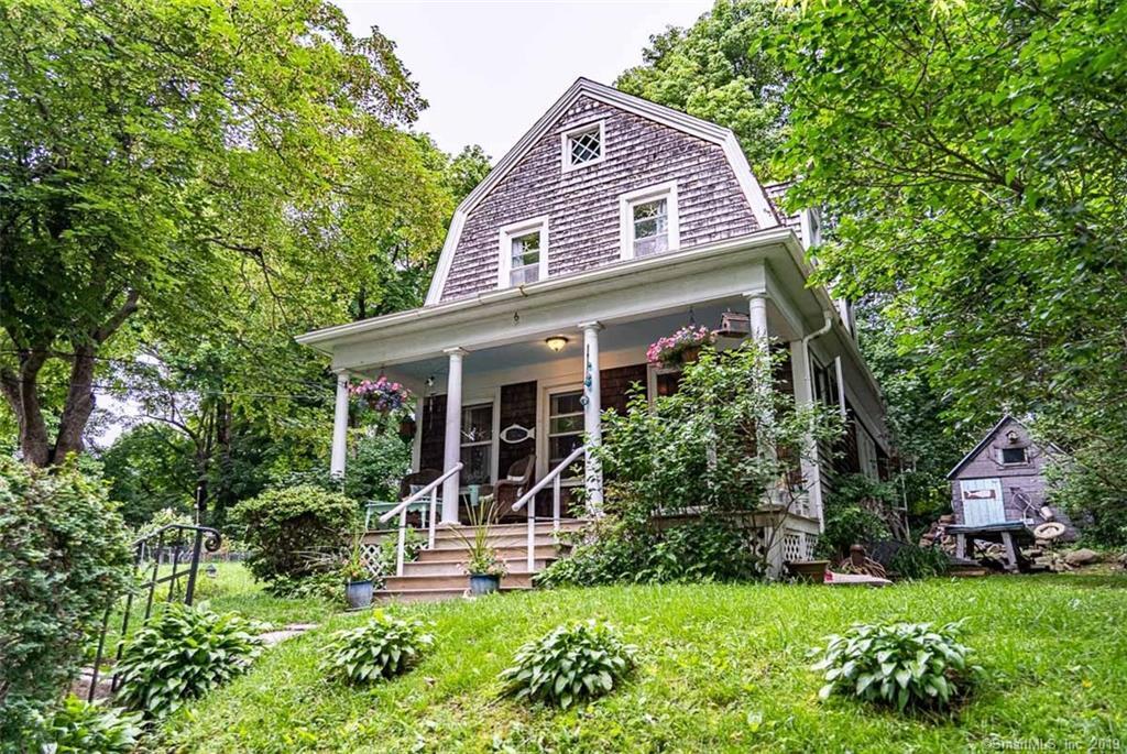 Property Photo: 6 Elm Place CT 06378