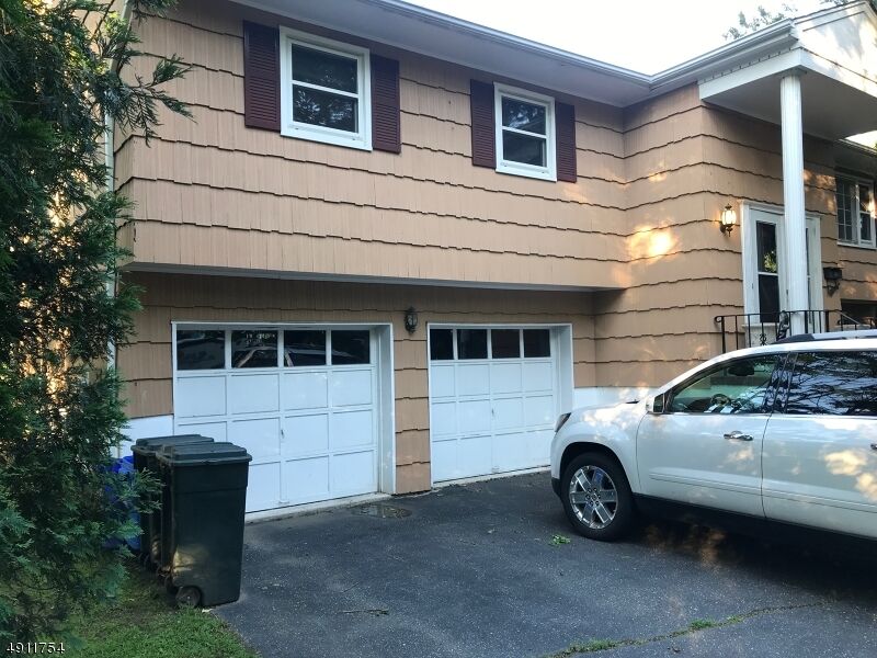 Property Photo:  8 Stone Ridge Ln  NJ 07423 