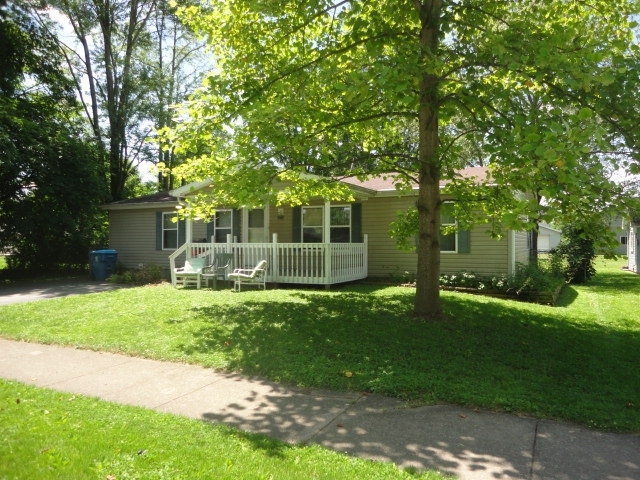 Property Photo:  1142 Grayston Avenue  IN 46750-2449 