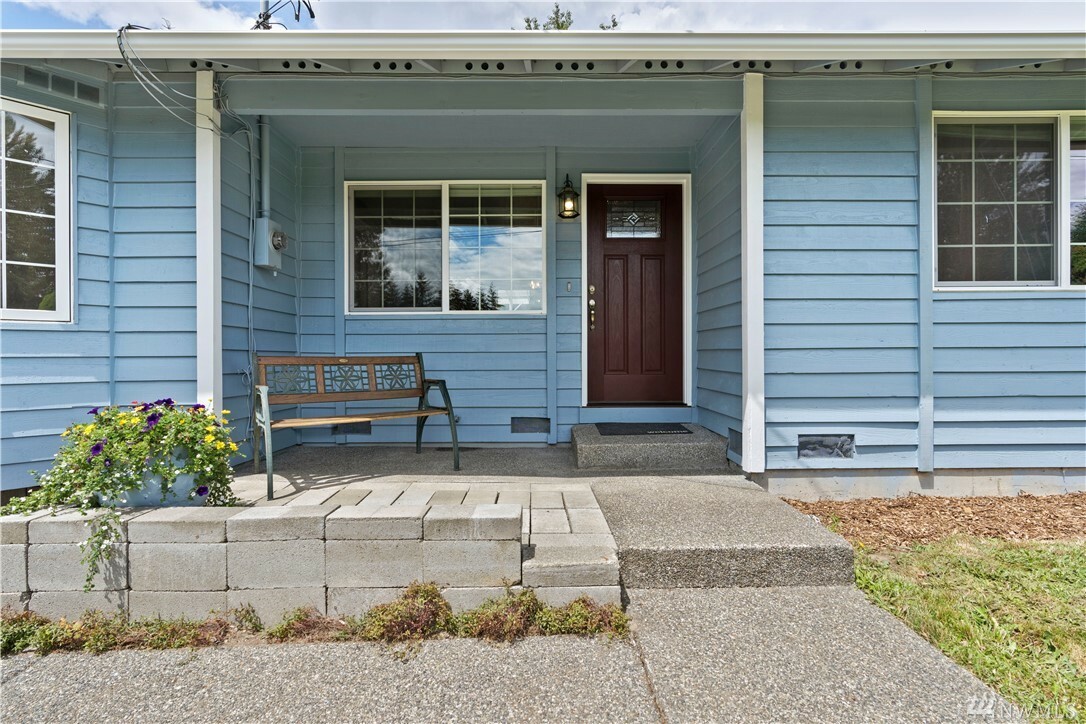 Property Photo:  16310 Market St  WA 98296 