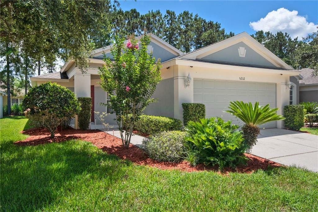 Property Photo: 5232 Gato Del Sol Circle FL 33544