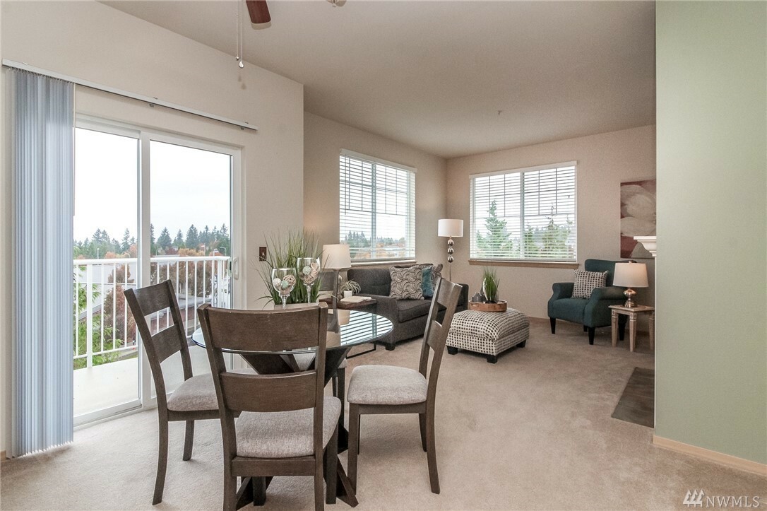 Property Photo: 5921 Kennedy Ave SE C-4 WA 98092