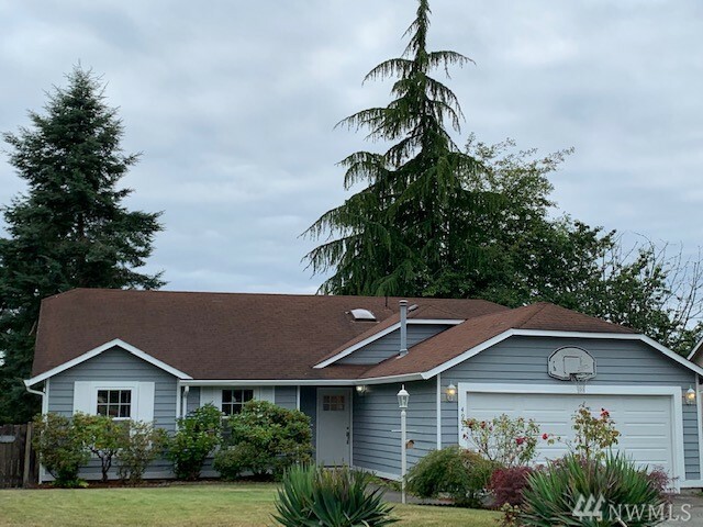 Property Photo:  4902 Enetai Ave NE  WA 98422 