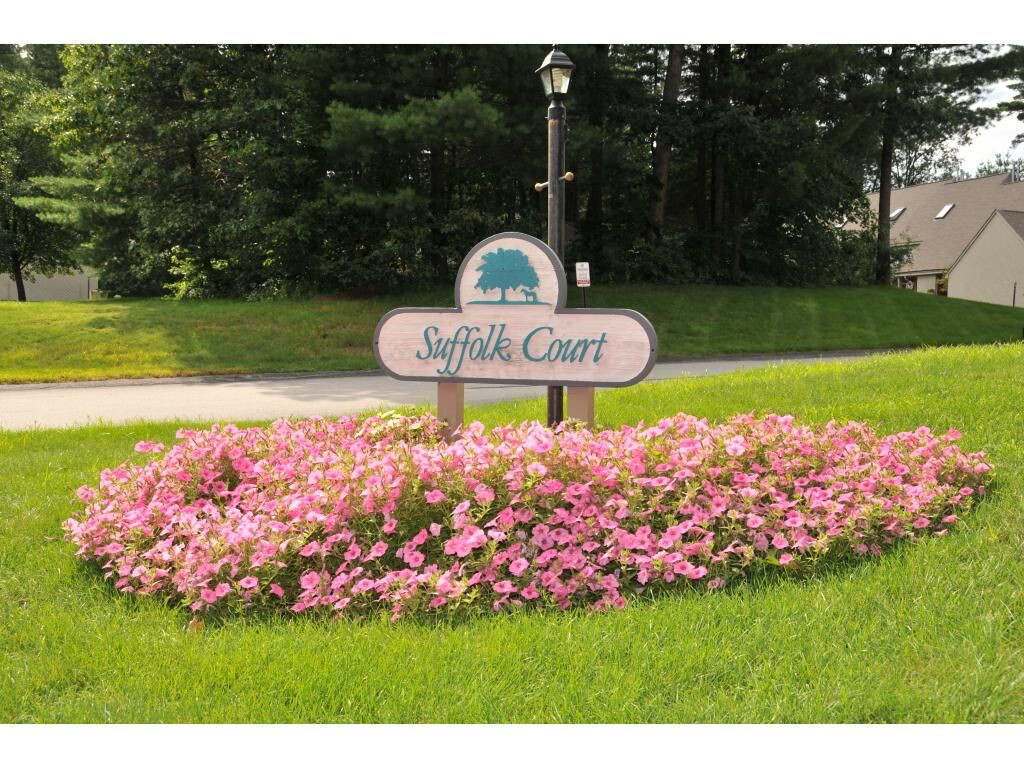 Property Photo: 31 Suffolk Court NH 03110