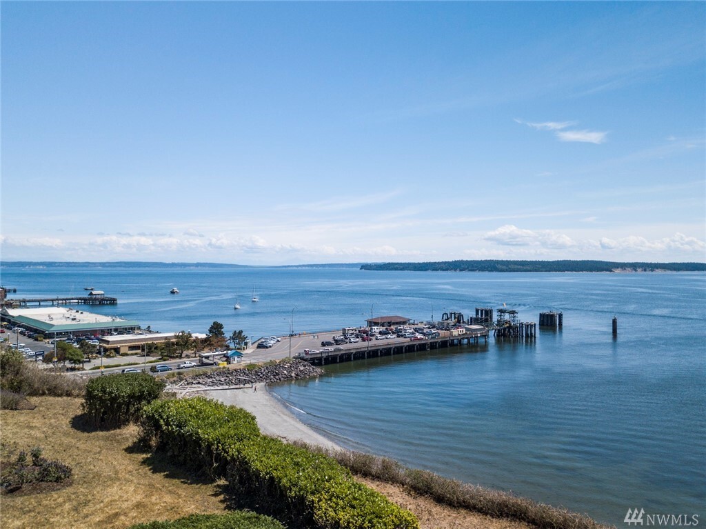 Property Photo: 206 Pierce St WA 98368