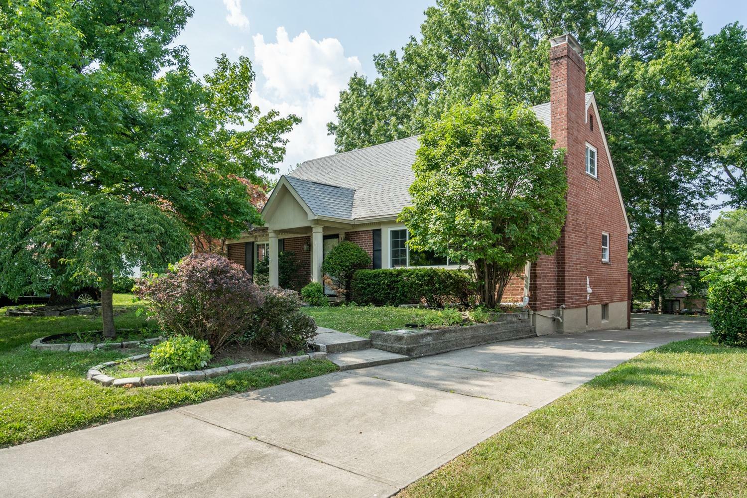 Property Photo:  1002 Harbury Drive  OH 45224 