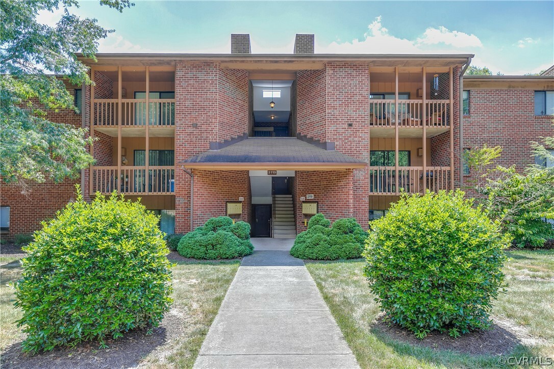 Property Photo:  2119 Turtle Run Drive 10  VA 23233 