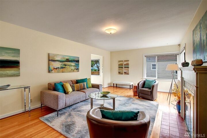 Property Photo:  2614 37th Ave W  WA 98199 