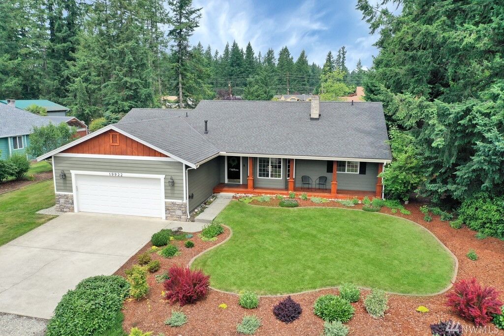 Property Photo:  19922 SE 242nd Place  WA 98038 
