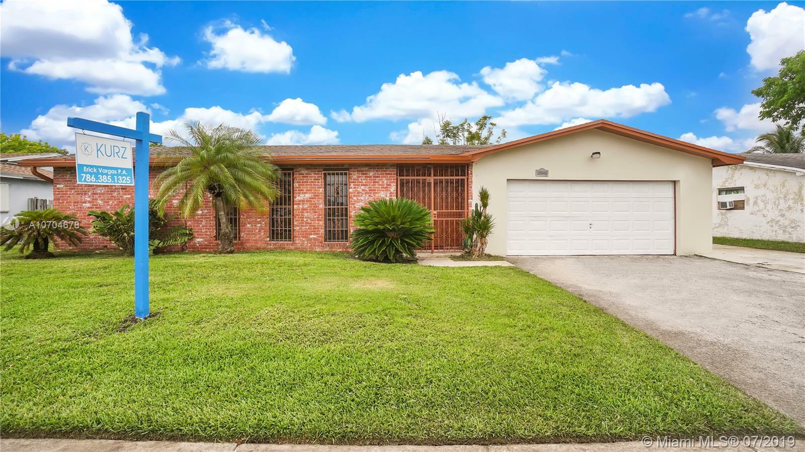 Property Photo: 17400 SW 108th Ave FL 33157