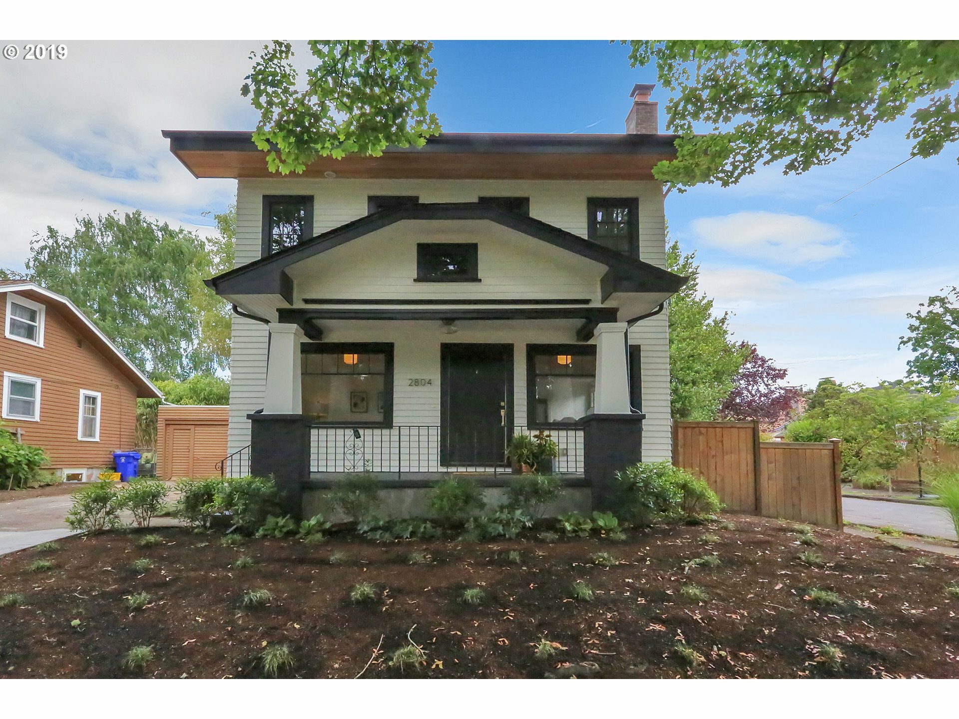 Property Photo: 2804 NE 35th Pl OR 97212