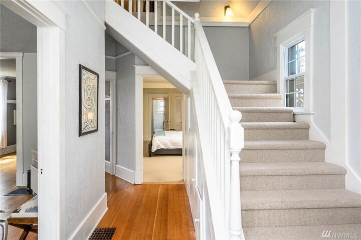 Property Photo:  1120 N Steele St  WA 98406 