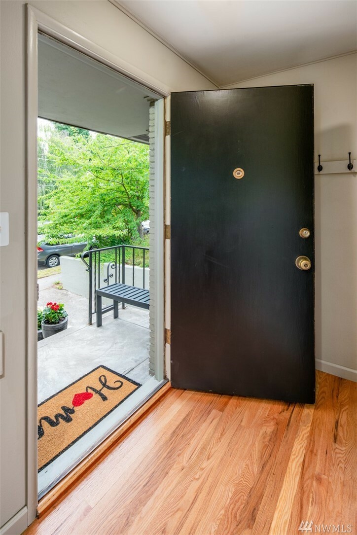Property Photo: 6038 40th Ave NE WA 98115