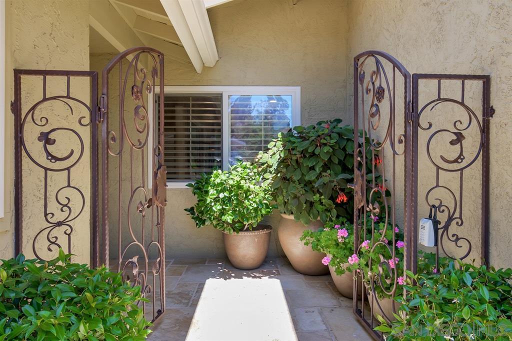 Property Photo: 2050 Caminito Circulo Norte CA 92037
