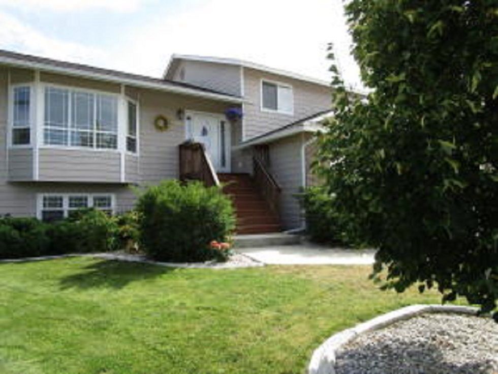 Property Photo: 903 Pinebrook Dr WA 99109