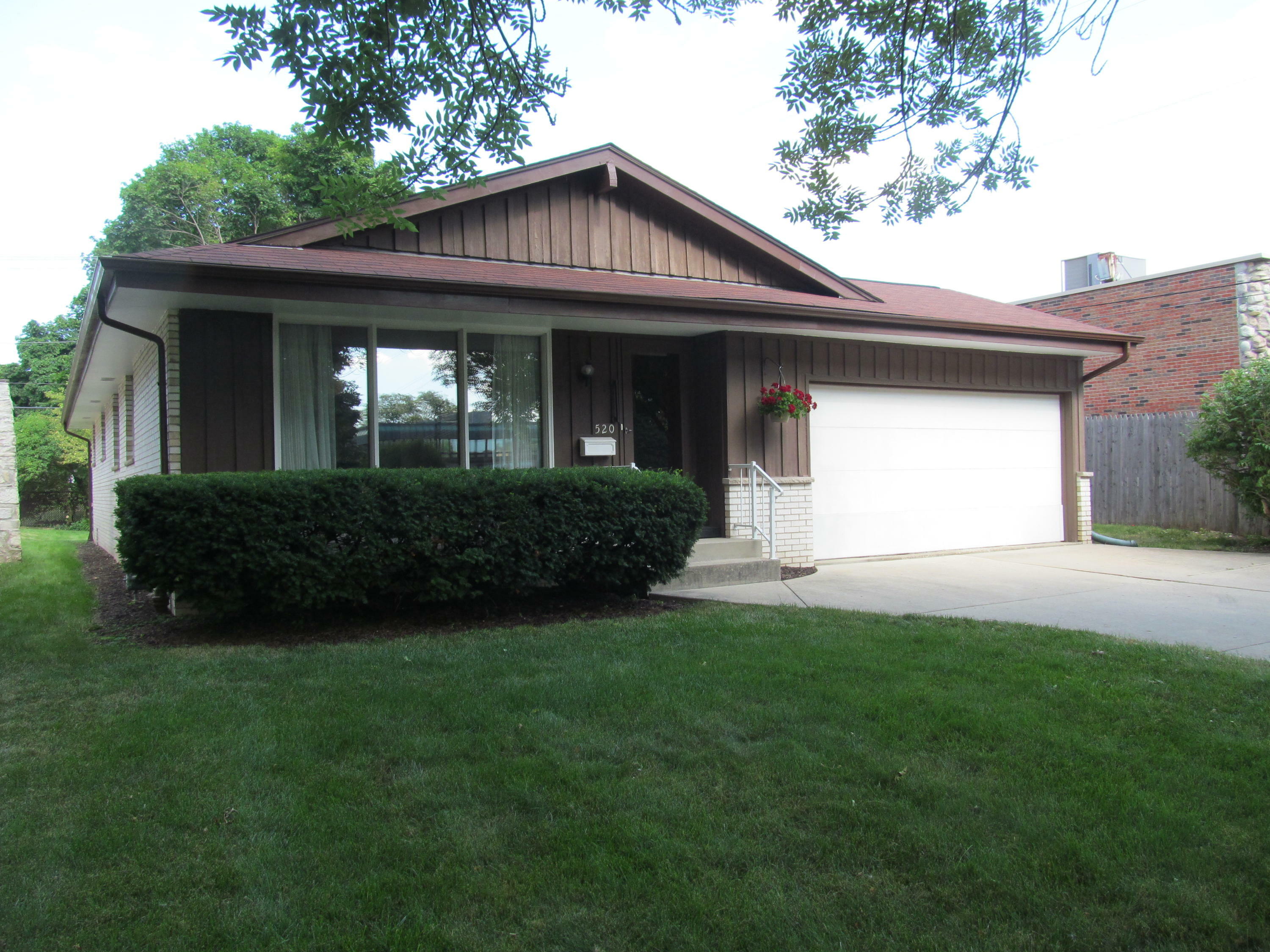 Property Photo:  520 N 77th St  WI 53213 