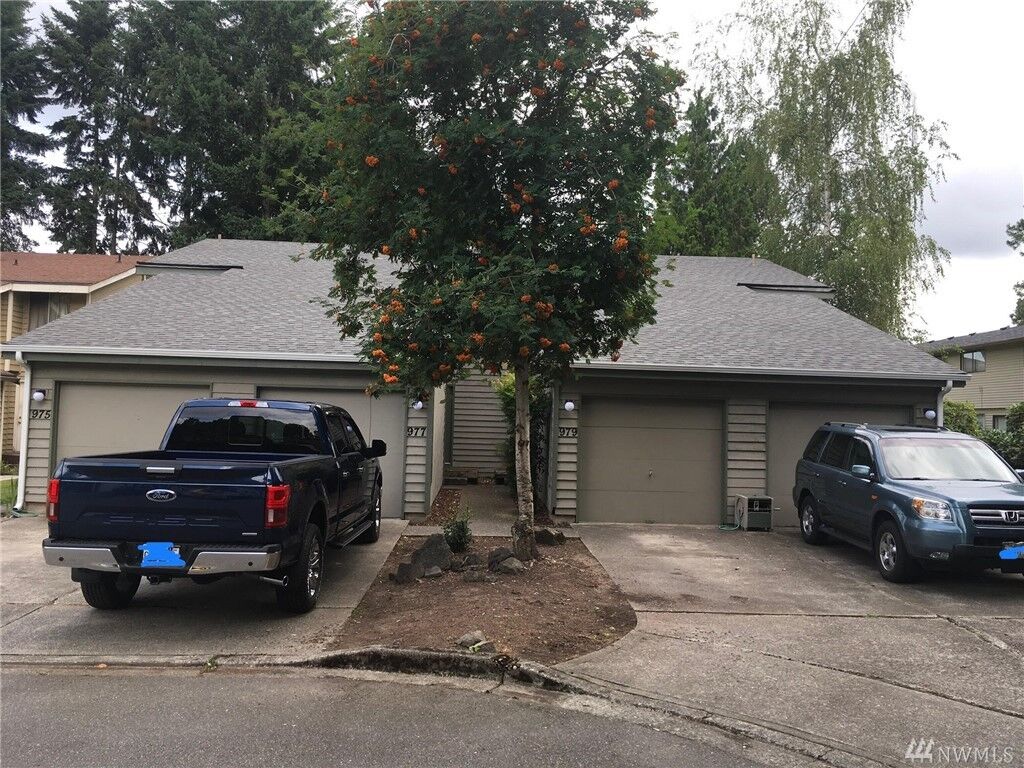 Property Photo: 975 26th Place NE WA 98002