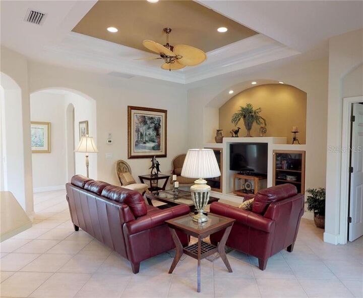 Property Photo:  107 Amora Avenue  FL 34285 