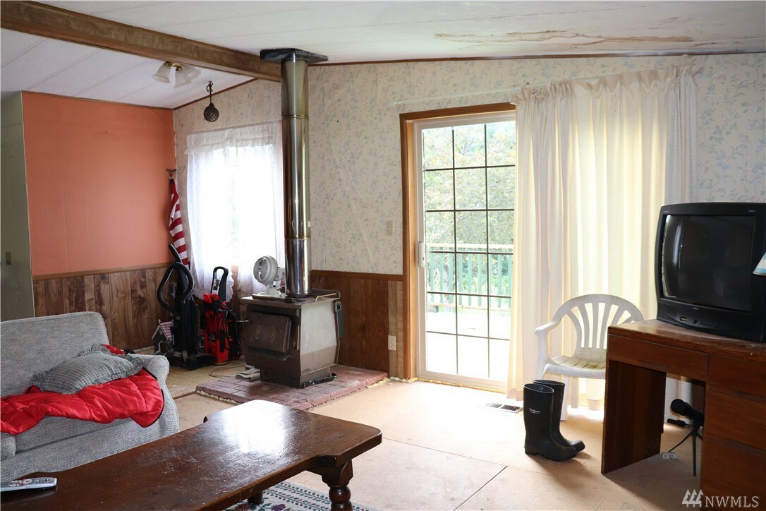 Property Photo: 1701 SE Crescent Dr WA 98584