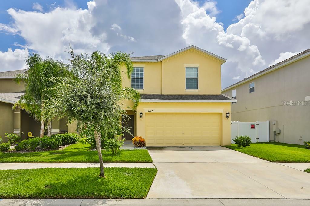 Property Photo:  1207 Trailwater Street  FL 33570 