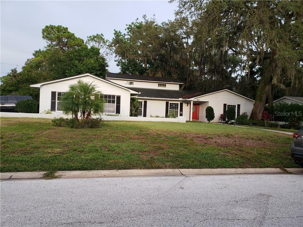 Property Photo:  710 Grand Circle  FL 33617 