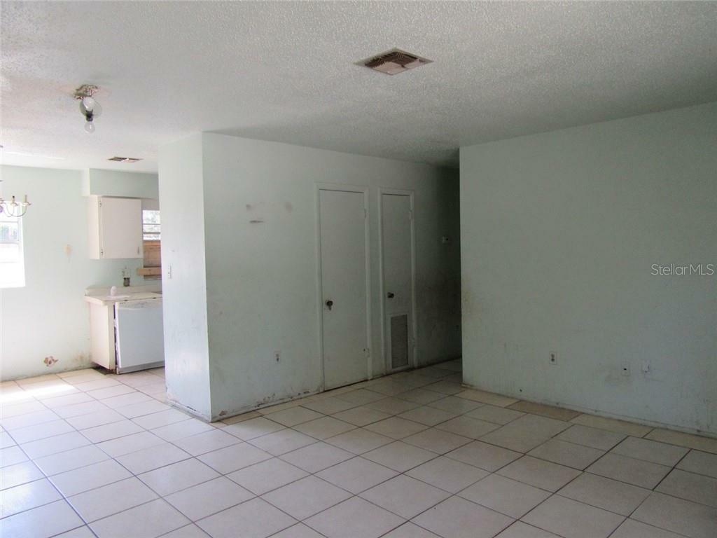 Property Photo:  506 Louanne Court  FL 32778 