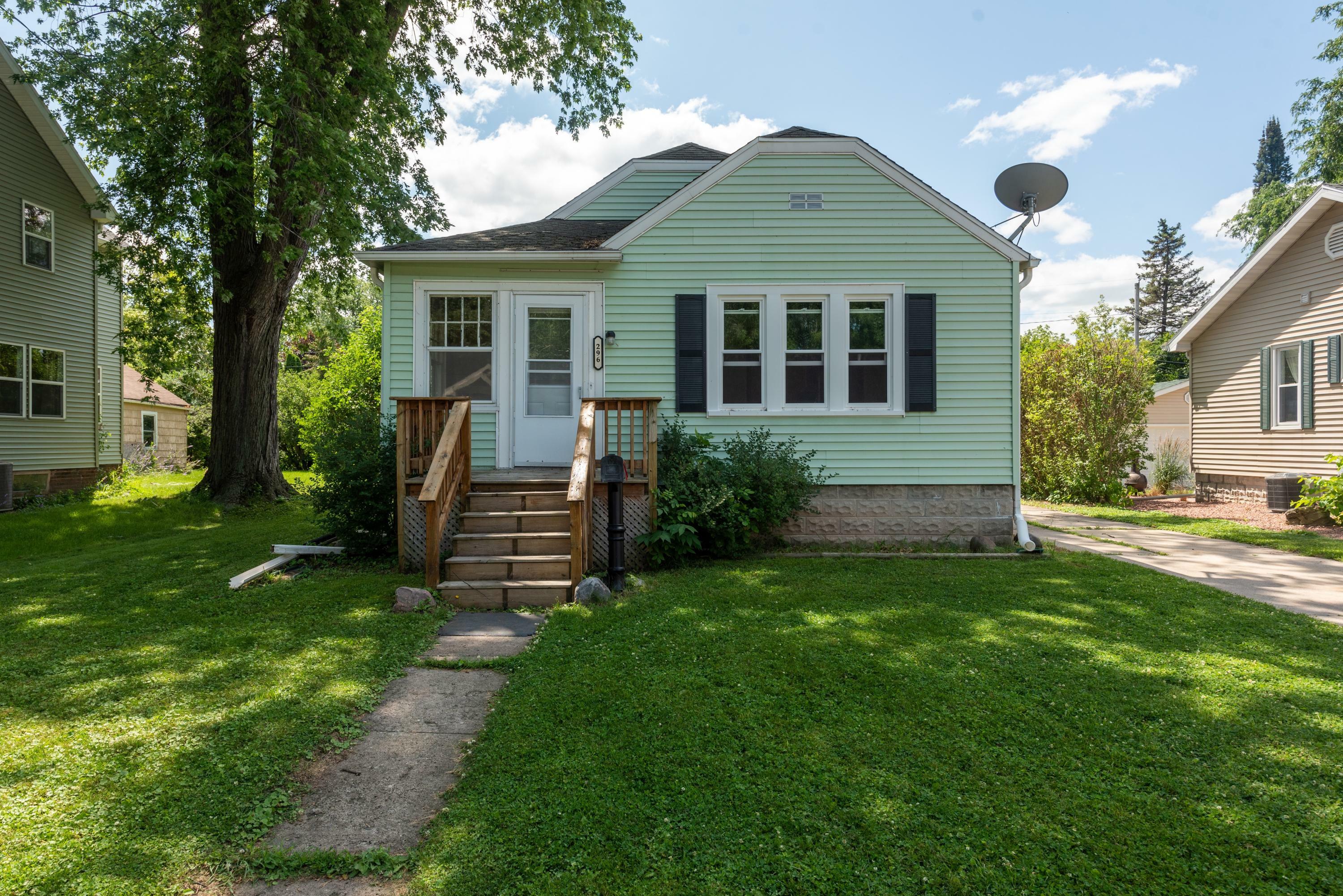 Property Photo:  296 Ledgeview Ave  WI 54935 